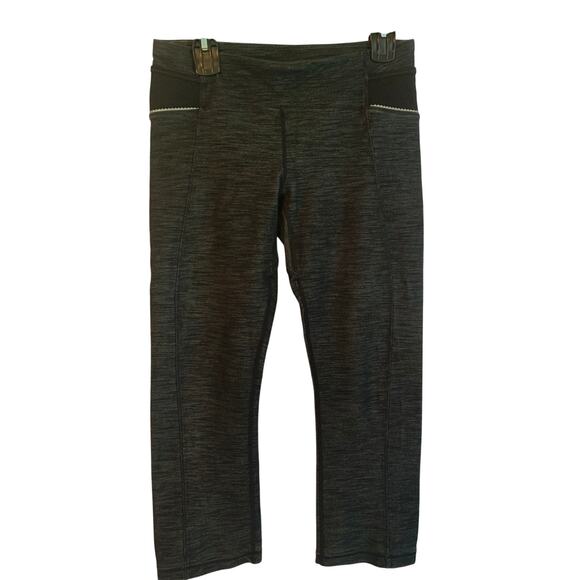 Lululemon Size 8  Heather Gray/Black Crop Legging with Roll Up legs - Picture 1 of 6
